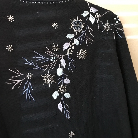 Black 1X cardigan sweater, silver embellishment Stitches in Time - Picture 5 of 11